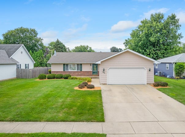 606 E Edgelawn Drive, Plano, IL 60545