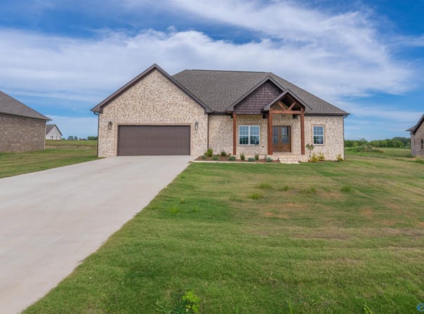 261 Hummingbird Way, Killen, AL 35645