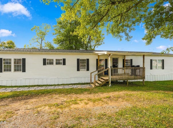 2712 E 4th Avenue, Big Stone Gap, VA 24219