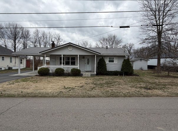 306 E South St, Advance, MO 63730
