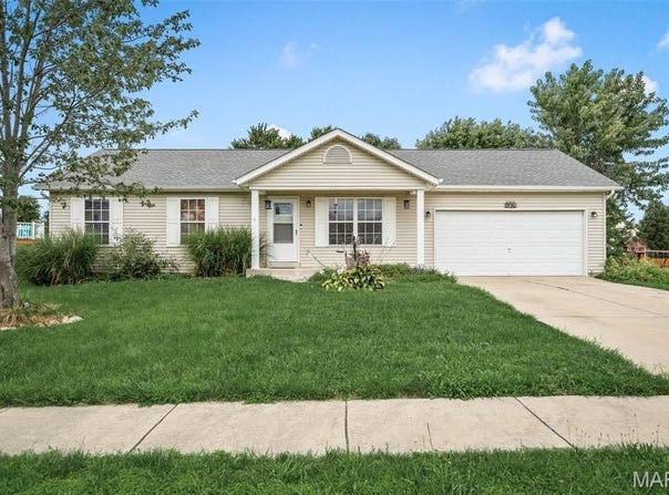 906 Warrior Ridge, Warrenton, MO 63383