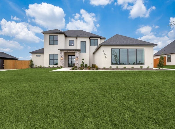 455 Whispering Way, Red Oak, TX 75154