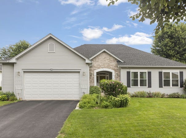2168 Whitetail Drive, Aurora, IL 60503