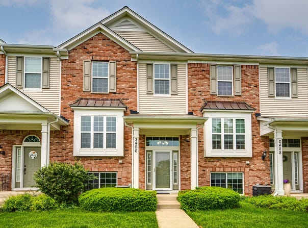 2406 NEUBAUER Circle, Lindenhurst, IL 60046