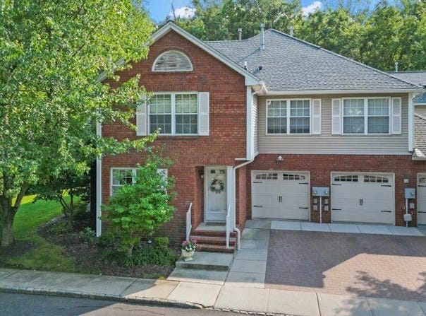 21 Berkeley Square Condo, Berkeley Heights Twp., NJ 07922