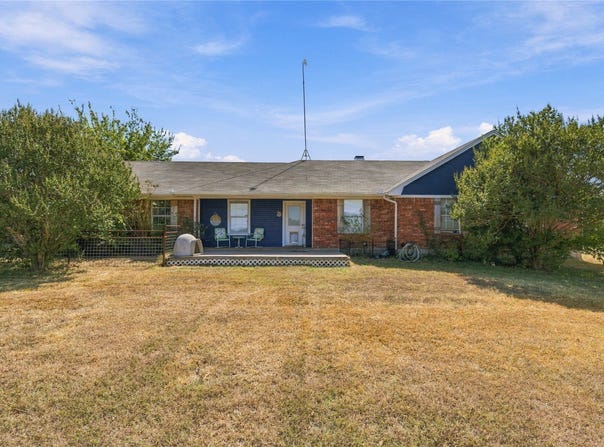580 Easy Road, West, TX 76691