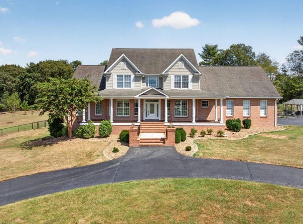 346 Parkway Rd, Tullahoma, TN 37388
