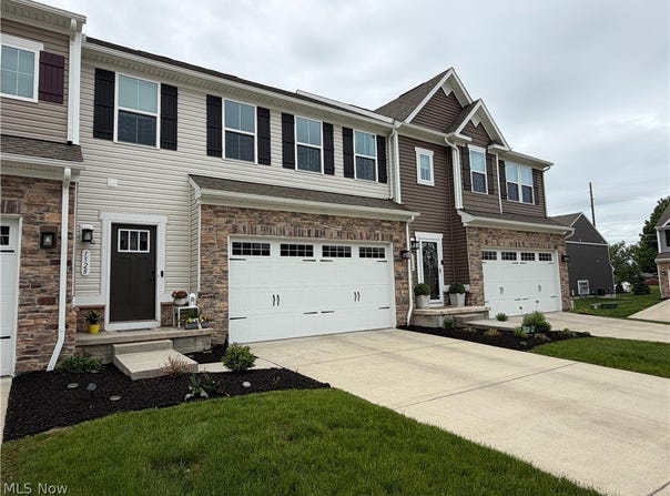 1528 Spruce Hill Drive, Stow, OH 44224