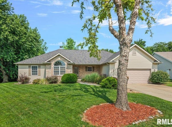 209 HUNTINGTON Road, Chatham, IL 62629