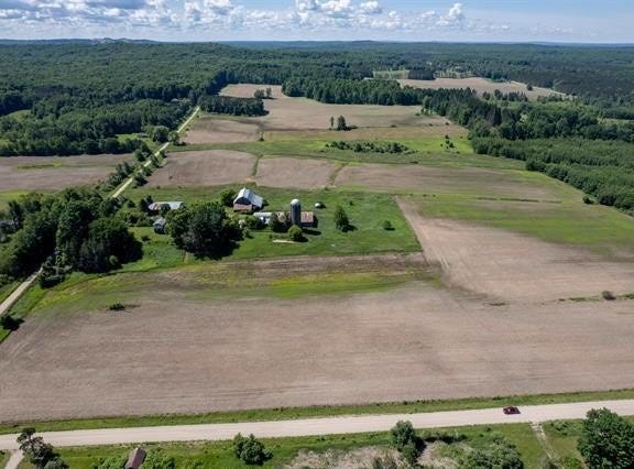 3102 S 9 ROAD, SLAGLE TWP, MI 49638