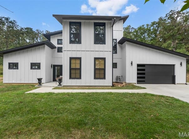 503 N Deer Trail, Fredericktown, MO 63645