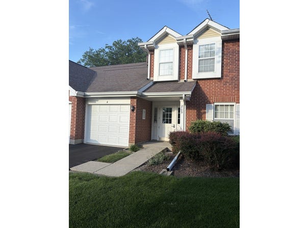 205 ASHBURY Lane E, Roselle, IL 60172