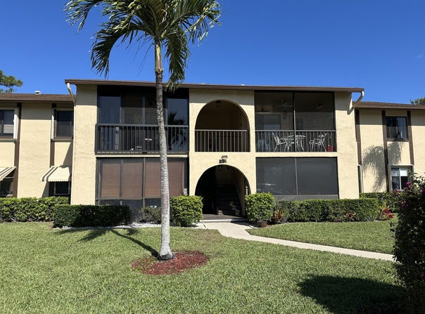 236 PINE HOV Circle, Greenacres, FL 33463