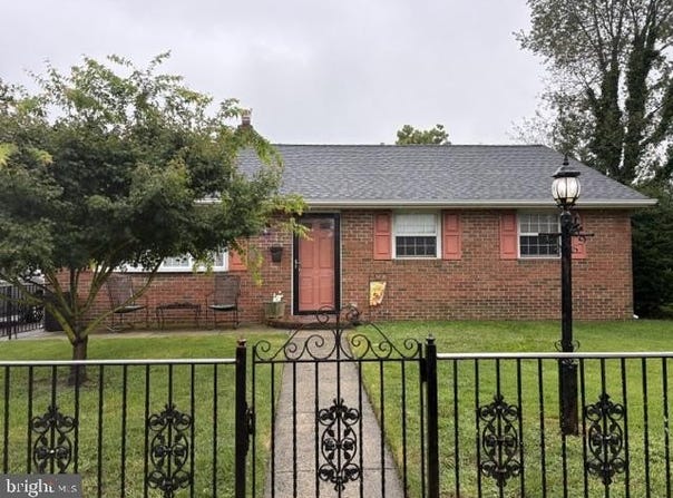420 WINDSOR Drive, BELLMAWR, NJ 08031