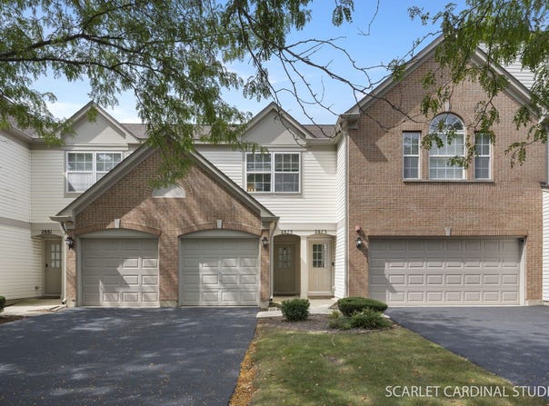 2875 Stonewater Drive, Naperville, IL 60564