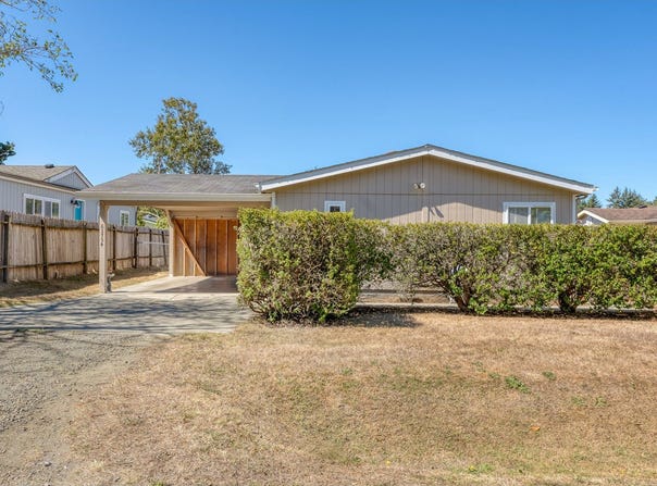 63754 Wallace Rd, CoosBay, OR 97420