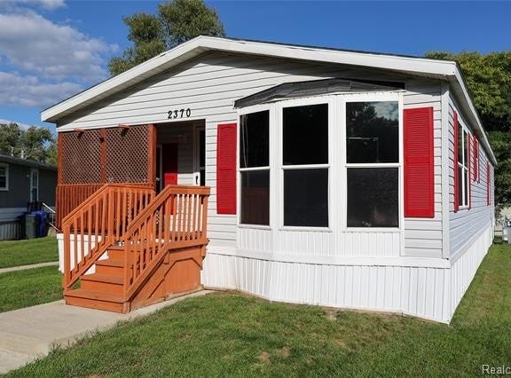 2370 N Dundee Ct, Highland Twp, MI 48034