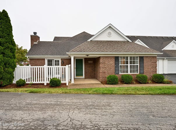8406 Eagle Creek Dr, Lyndon, KY 40222