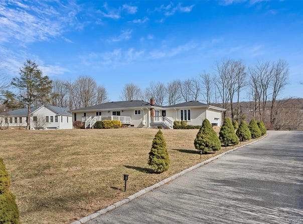 10 Hidden Drive, Monroe, NY 10950