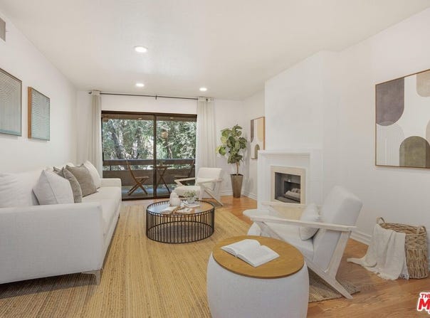 15231 Magnolia Blvd, Sherman Oaks, CA 91403