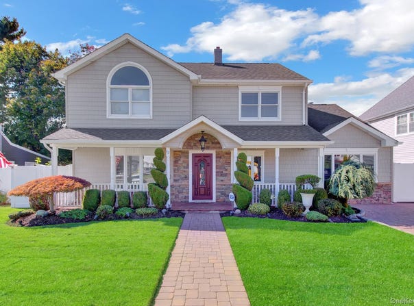 12 Crabtree Lane, Levittown, NY 11756
