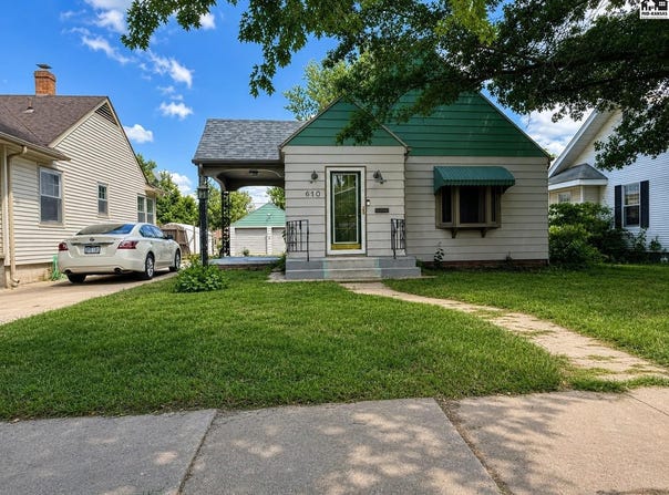 610 S Douglas, Lyons, KS 67554