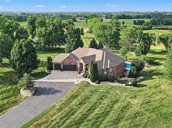 4808 NE 137th Street, Smithville, MO 64089