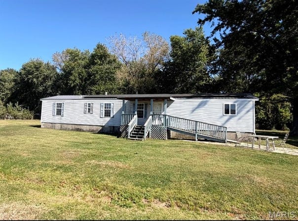 324 S Main Street, St Elmo, IL 62458
