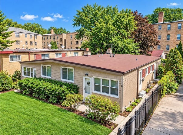 131 CALLAN Avenue, Evanston, IL 60202