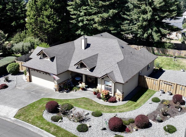 911 MIDLAND Way, Brookings, OR 97415