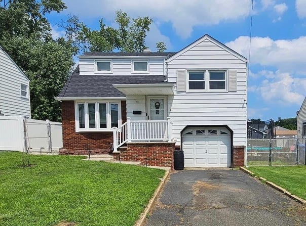 4 Carter Place, Parlin, NJ 08859