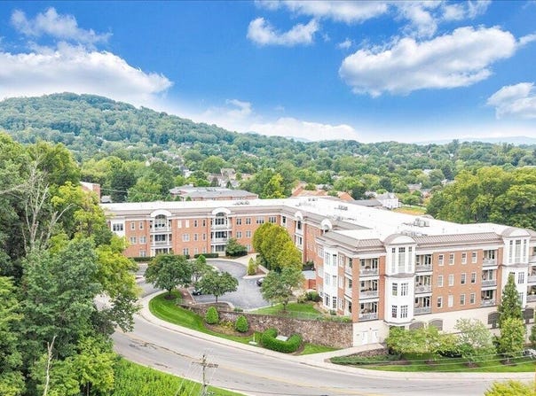 2125 Yellow Mountain RD, Roanoke, VA 24014