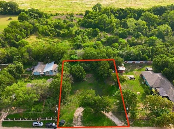 43 Skycrest Dr, Martindale, TX 78655