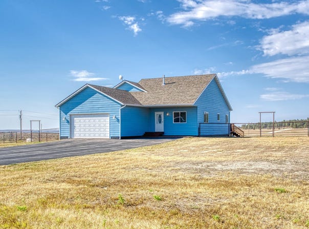 3 Quail Ln, Moorcroft, WY 82721