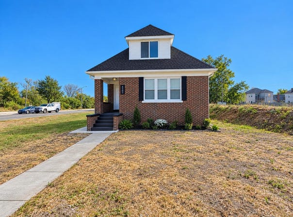 405 Bridge Street, Gary, IN 46404