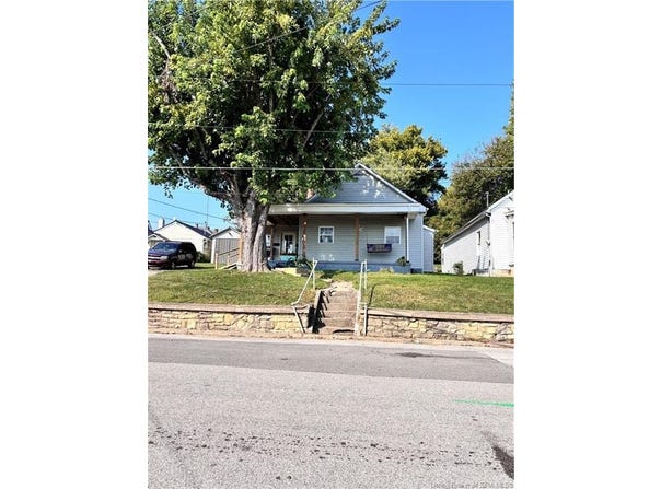 104 N Posey Street, Salem, IN 47167
