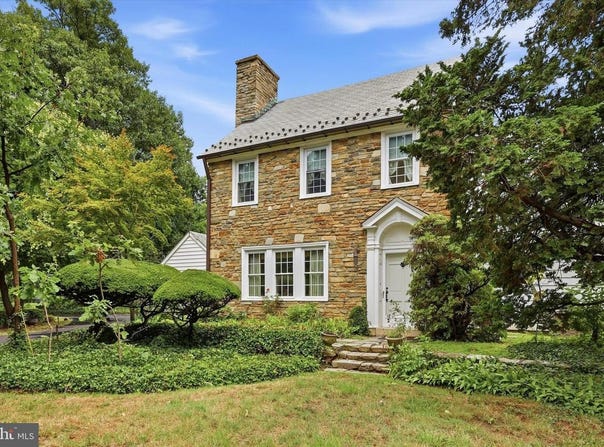 6502 N RADCLIFFE ST, BRISTOL, PA 19007