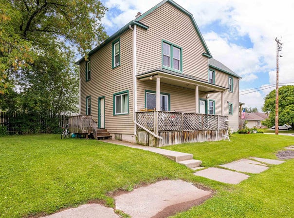 201 E McCuen St, Duluth, MN 55808