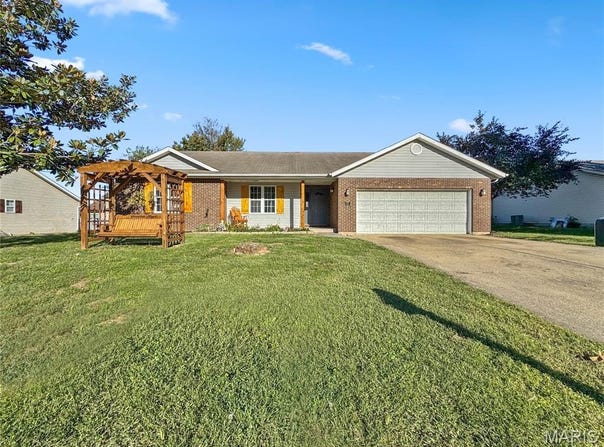 118 Osterhage Drive, Waterloo, IL 62298