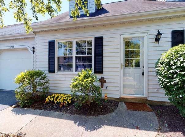 8785 Eastbrook Circle, Chagrin Falls, OH 44023