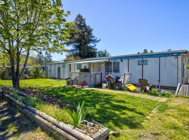 210 ADAMS St, MyrtleCreek, OR 97457