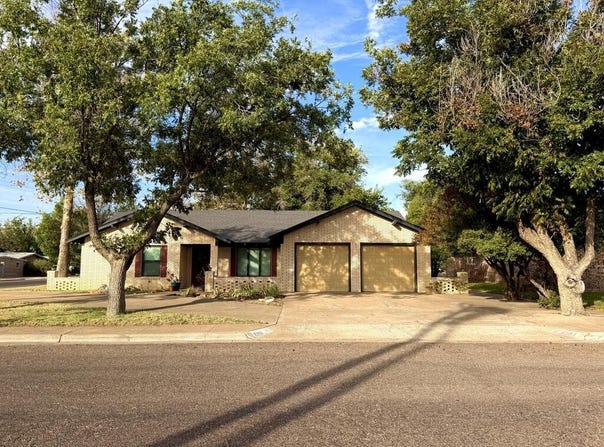 1201 NW 11th St, Andrews, TX 79714