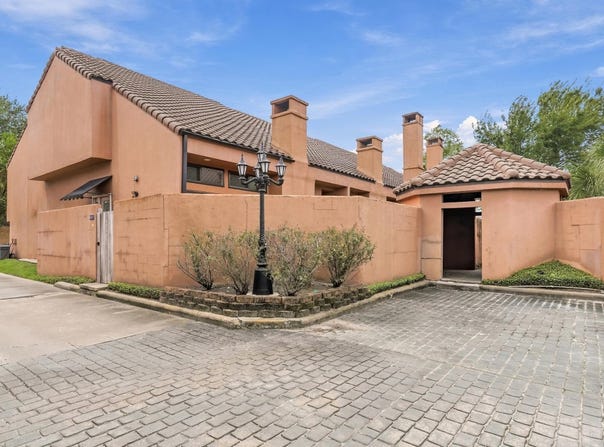 8045 Gladys, Beaumont, TX 77706-8208