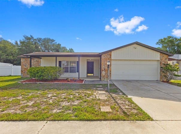 1358 FOXBORO Drive, BRANDON, FL 33511