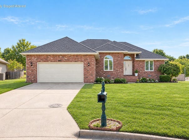 5134 S Sterling Court, Springfield, MO 65810