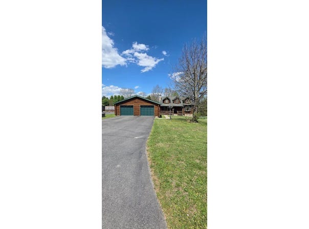 22 Short Street, FAYETTEVILLE, WV 25840