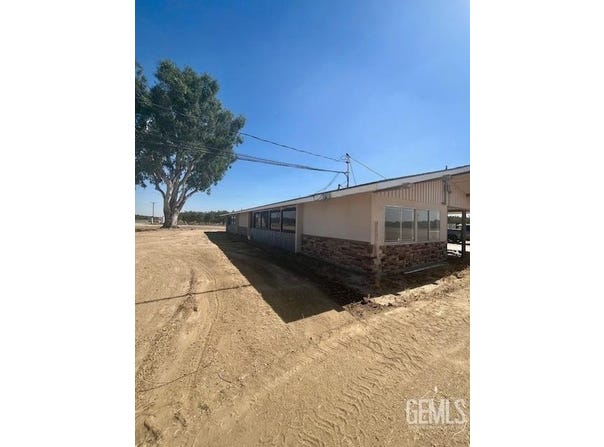 1270 E Riverside Street, Shafter, CA 93263