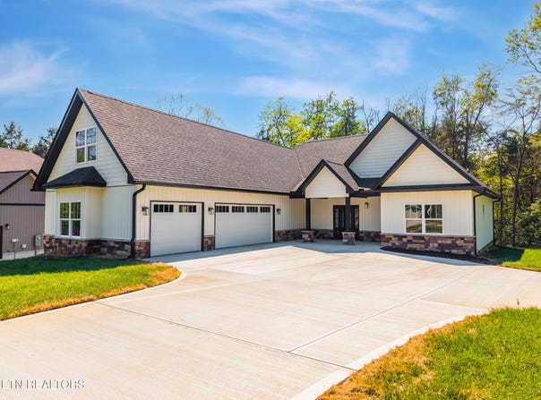 201 Chatuga Way, Loudon, TN 37774
