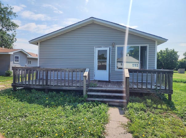 821 Garfield Ave., Grant, NE 69140