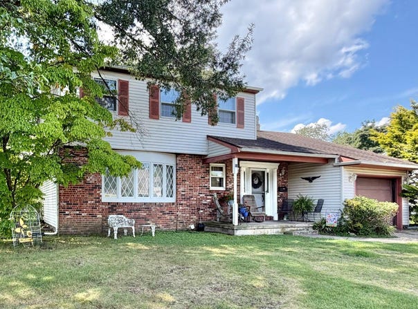 11 MCCAY Drive, ROEBLING, NJ 08554